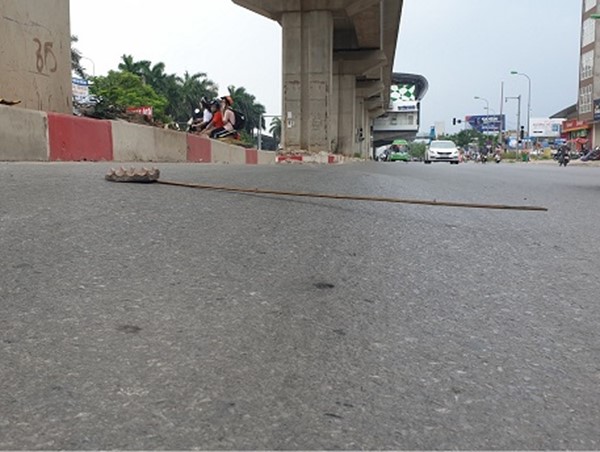 [Điểm nóng giao thông] 22 điểm nhấp nhô nguy hiểm trên 500m đường