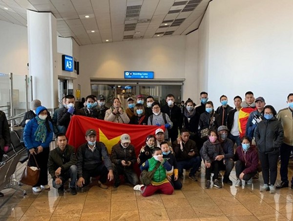 Đưa 69 công dân Việt Nam từ Châu Phi về nước an toàn