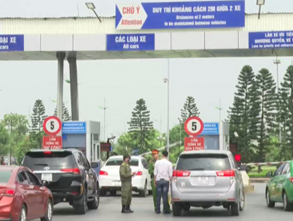 Giải tỏa vi phạm trật tự ATGT ở sân bay Nội Bài