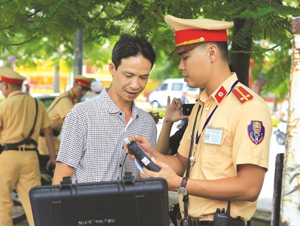 Báo động vi phạm nồng độ cồn khi lái xe