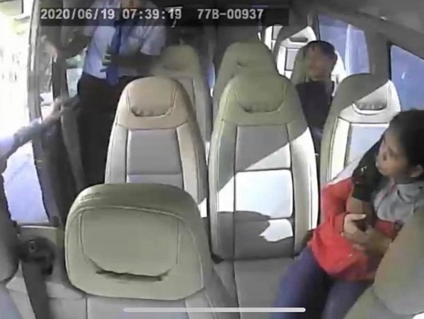 Dùng mã tấu đánh, đòi chém nhân viên nhà xe