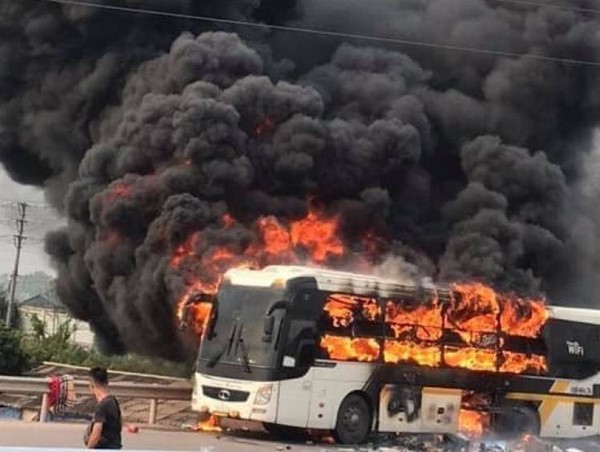 Liên tục cháy xe giữa cao điểm nắng nóng, Cục Đăng kiểm khuyến cáo gì?