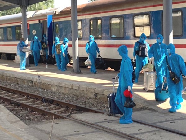 Lập tàu riêng chở 1.000 lao động Trung Quốc đến Quảng Ngãi