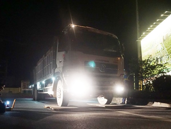 Hà Đông: Phạt 18 doanh nghiệp có xe quá khổ, quá tải