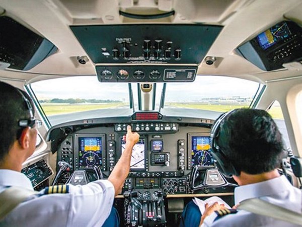 Rà soát toàn bộ phi công nước ngoài trước thông tin phát hiện hàng trăm bằng lái giả