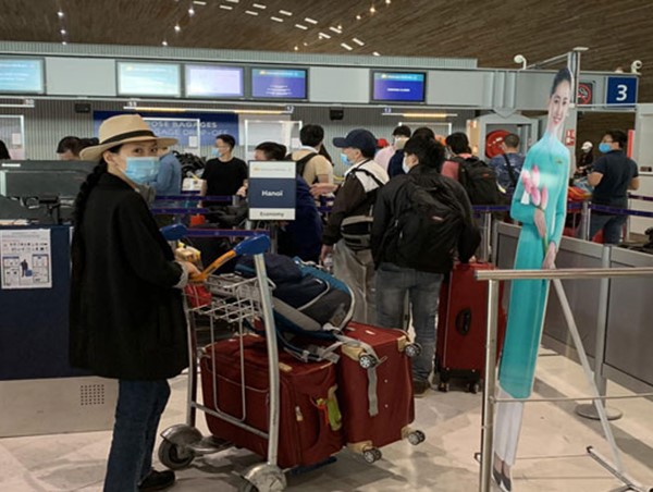 Đưa hơn 280 công dân Việt Nam từ Pháp và châu Âu về nước an toàn