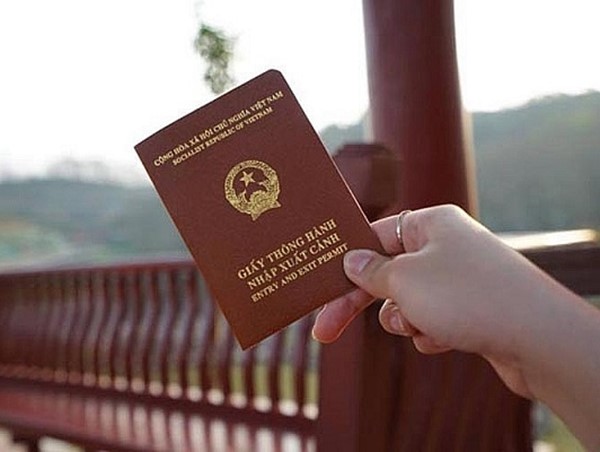 [Infographic] Quy định mới nhất về trình tự cấp giấy thông hành