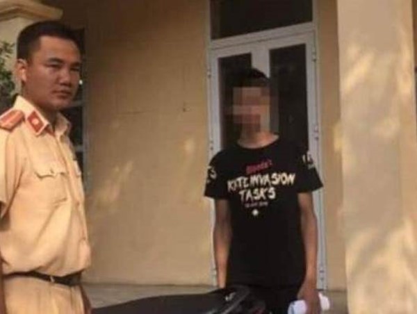 Nam thanh niên bị phạt nặng vì khoe bốc đầu xe máy trên facebook