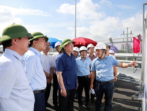 Bí thư Thành ủy Vương Đình Huệ: Đẩy nhanh việc hoàn thành 5 dự án giao thông trọng điểm của thành phố