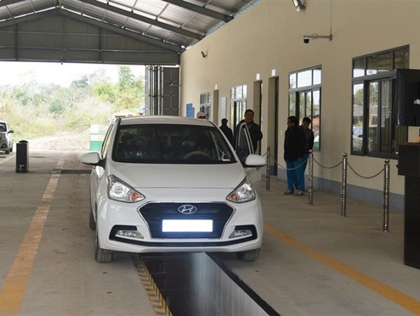 Bộ Giao thông đề xuất nới thời hạn đăng kiểm taxi