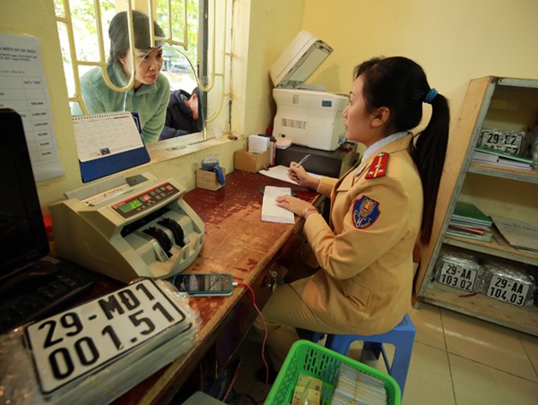 Sinh viên ngoại tỉnh không được đăng ký xe biển Hà Nội từ tháng 8/2020