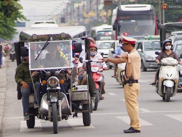 Những quy định mới về đăng ký xe, quyền hạn cảnh sát giao thông từ tháng 8/2020