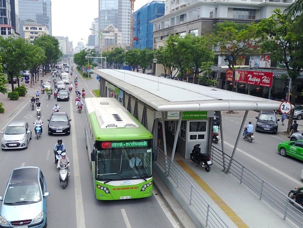 Sản lượng và doanh thu 6 tháng đầu năm của xe buýt Thủ đô giảm sâu