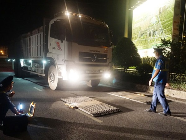 Hà Nội: Phạt 4.350 xe tải vi phạm thu gần 18 tỷ đồng