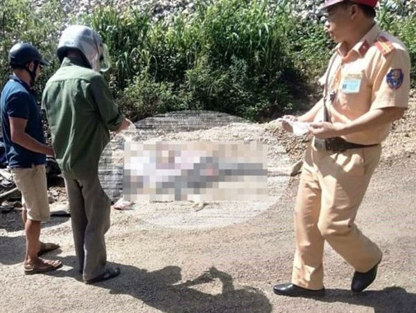Lào Cai: 2 người chết thương tâm khi xe máy “kẹp ba” va chạm xe đầu kéo