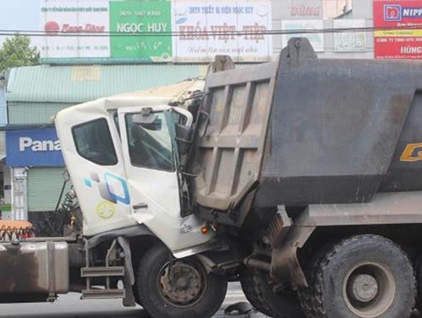 Tai nạn giao thông mới nhất hôm nay 15/7: Khởi tố nữ thanh tra lái ô tô đâm chết người