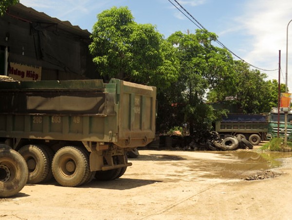 Cung đường nguy hiểm qua huyện Ứng Hòa