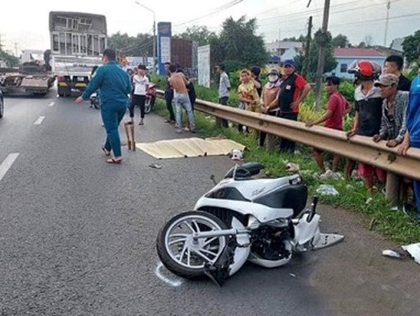 Tai nạn giao thông mới nhất hôm nay 22/7: Tông vào đuôi xe tải, nam thanh niên tử nạn