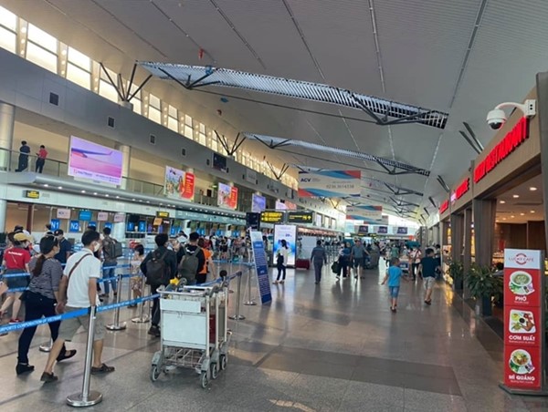 Không có chuyện du khách chen lấn ở sân bay để rời Đà Nẵng