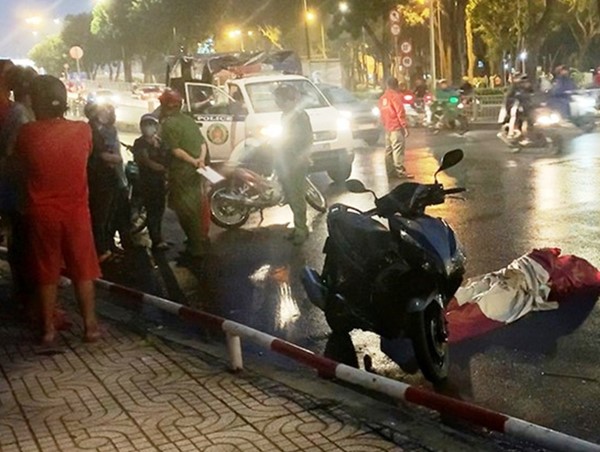Người đàn ông tử vong trong khi đang đi xe máy trên đường