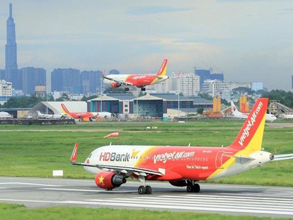 Đưa hơn 240 công dân Việt Nam từ Singapore về nước