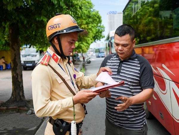 Xử lý vi phạm xe khách: Bất lực hay bất thường?