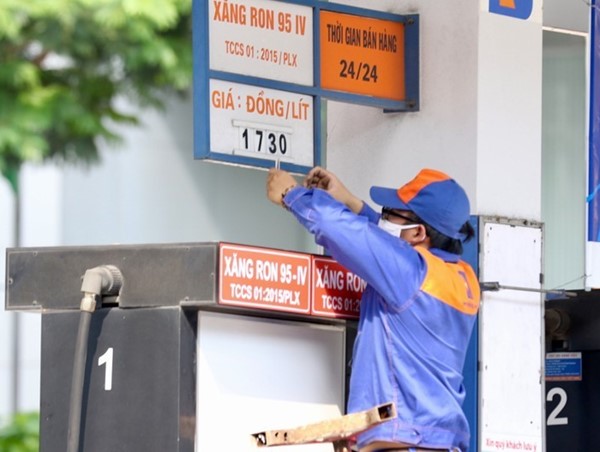 Xăng dầu tăng nhẹ từ 15 giờ hôm nay