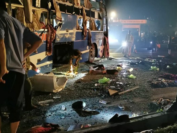 Tai nạn giao thông mới nhất hôm nay 28/7: Lại lật xe khách, gần 20 người bị thương