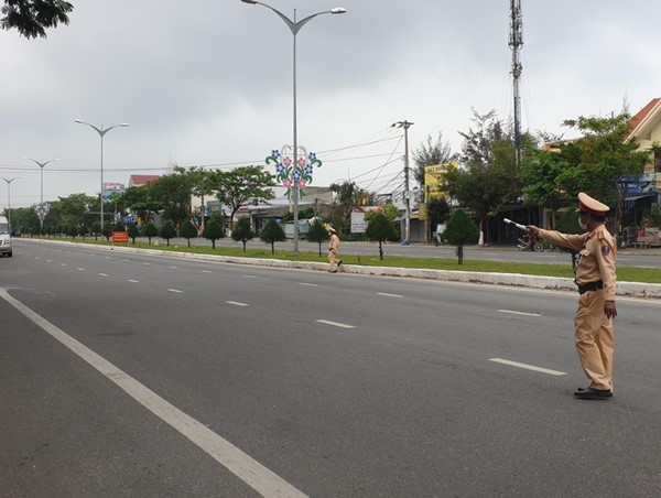 Kiểm soát nghiêm ngặt các phương tiện chở khách qua Đà Nẵng