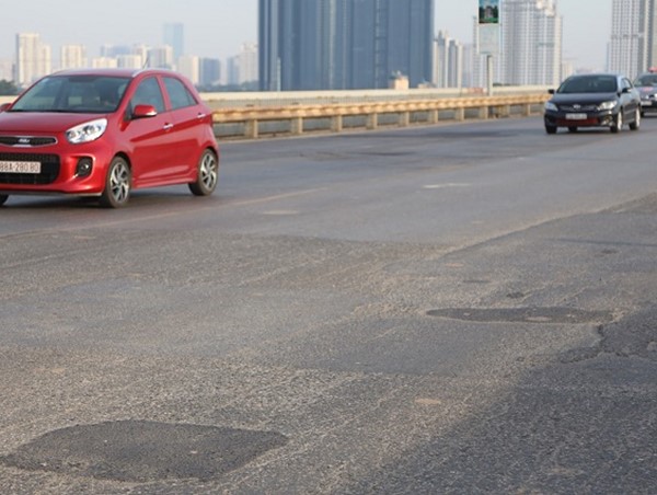 Sửa chữa mặt cầu Thăng Long: Kỳ vọng vào công nghệ mới