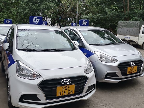 Hà Nội: Ngày đầu đổi biển màu vàng với xe kinh doanh vận tải