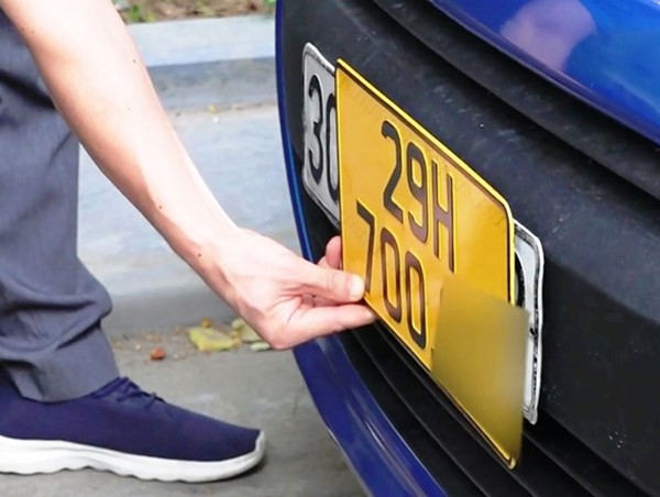 Đổi biển số xe kinh doanh và sang tên cho xe không có giấy tờ: Không lo bỏ lọt xe gian