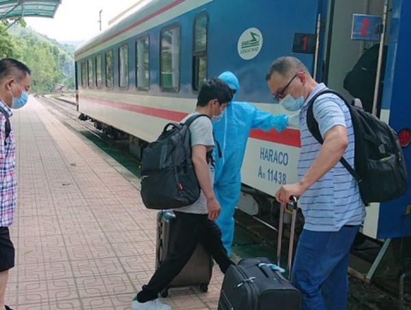 Điểm đặc biệt của đoàn tàu riêng vận chuyển 56 chuyên gia Trung Quốc đến Quảng Ngãi