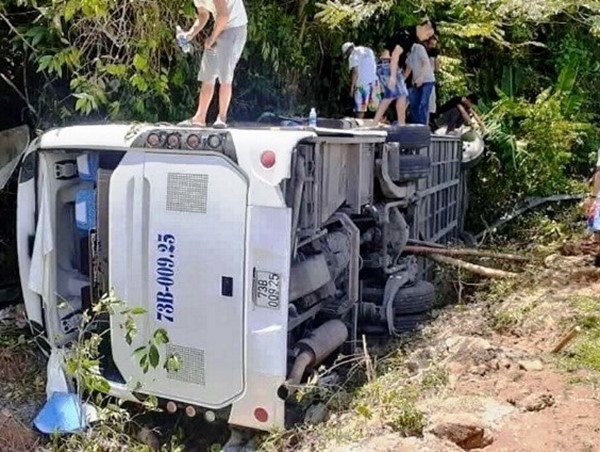 Khởi tố tài xế xe khách lật trong vườn quốc gia Phong Nha – Kẻ Bàng khiến 15 người chết