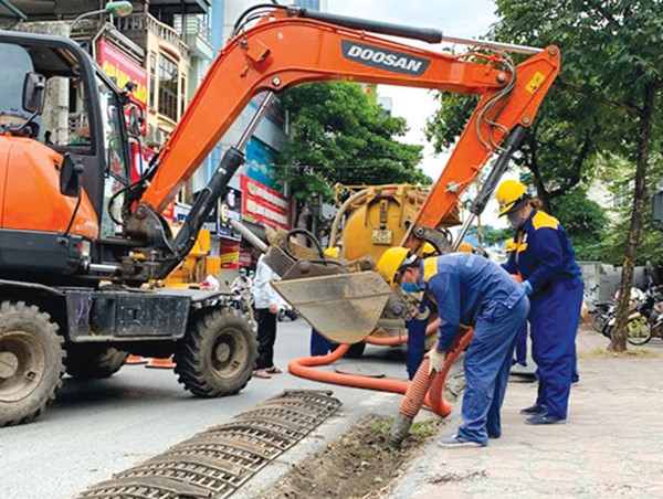 “Hạ nhiệt” nhiều điểm nóng ngập úng