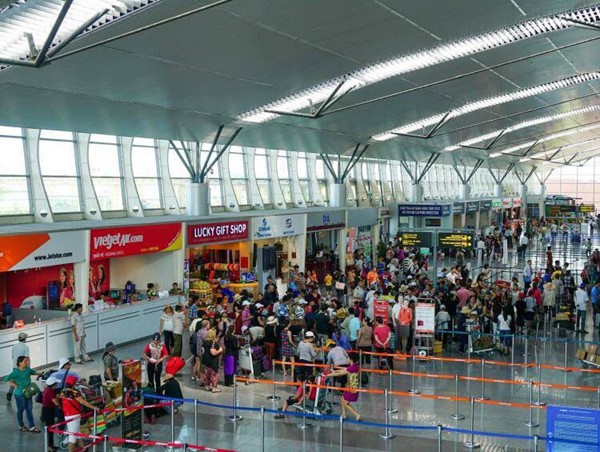 Lên kế hoạch đưa gần 1.700 du khách kẹt ở Đà Nẵng về Hà Nội và TP Hồ Chí Minh