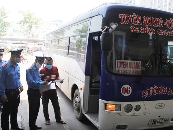 Kiểm soát dịch Covid-19 trong vận tải đường bộ: Phức tạp, không thể lơ là