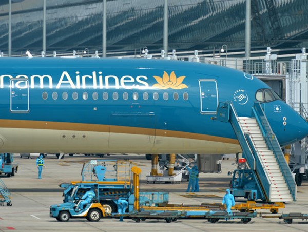 Dịch Covid-19 tái xuất tại Việt Nam: Ngành hàng không “khó chồng khó”