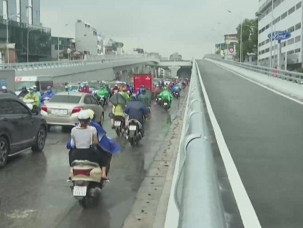 Giải quyết bài toán ùn tắc giao thông từ góc nhìn tuyến đường Trường Chinh