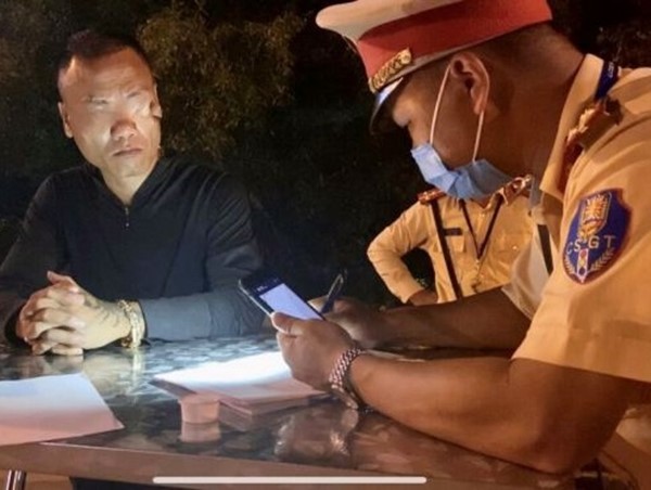 Tài xế xe bán tải dương tính với ma túy trên cao tốc Hà Nội - Hải Phòng