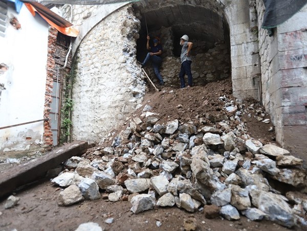 Hà Nội: Đục thông 5 vòm cầu dẫn đường sắt phía Nam cầu Long Biên