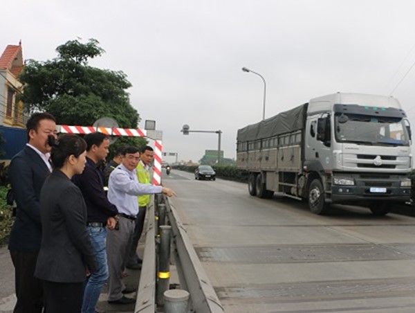 Cân kiểm soát tải trọng xe tự động: Vi phạm chở quá tải trên quốc lộ 5 giảm hơn 20 lần
