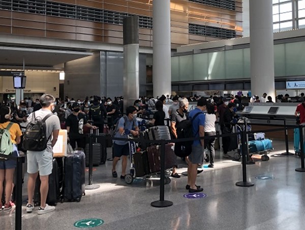 Đưa hơn 340 công dân Việt Nam từ sân bay San Francisco về nước an toàn