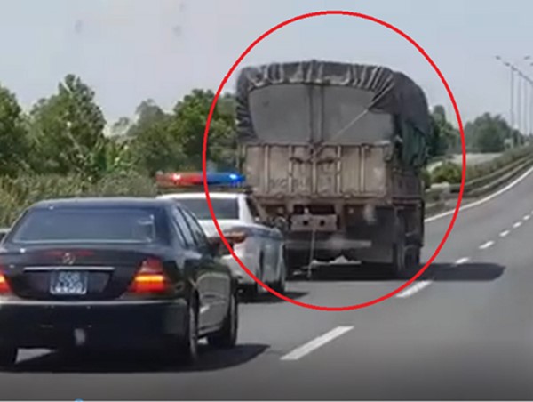 Tăng cường xử lý lái xe không nhường đường cho xe được quyền ưu tiên