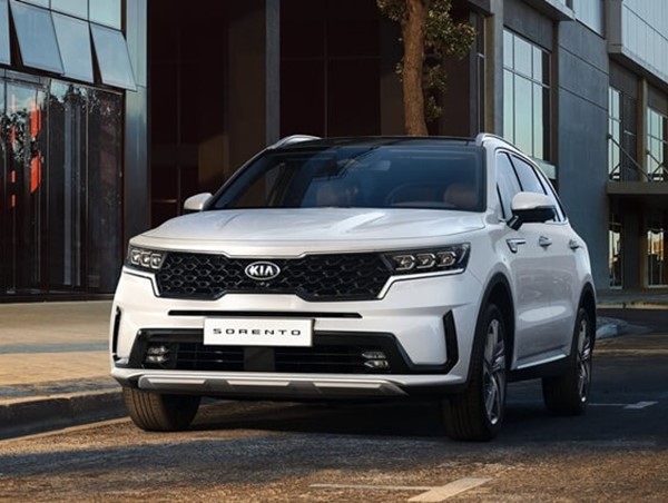 Giá xe Kia Sorento tháng 8/2020: Ưu đãi 50 triệu đồng