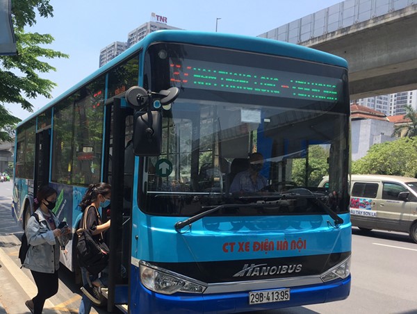 Xe buýt Hà Nội: Nỗ lực phòng chống Covid-19 trong khó khăn
