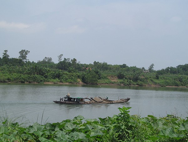 Tàu chở cát chìm trên sông Thạch Hãn, một người tử vong