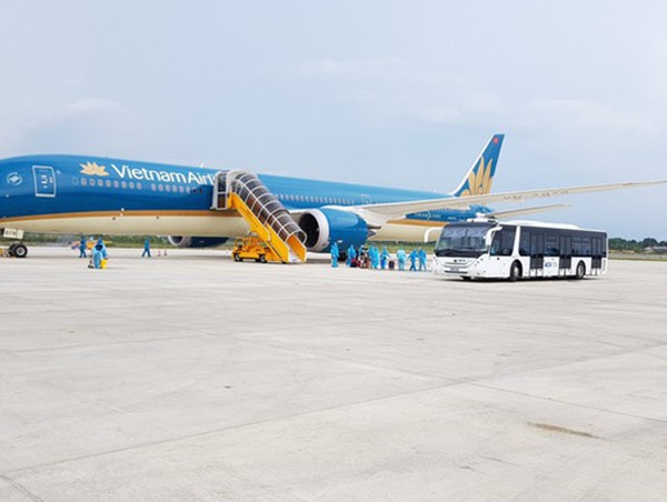 Đưa gần 350 công dân Việt Nam từ châu Âu và châu Phi về nước tránh dịch Covid-19