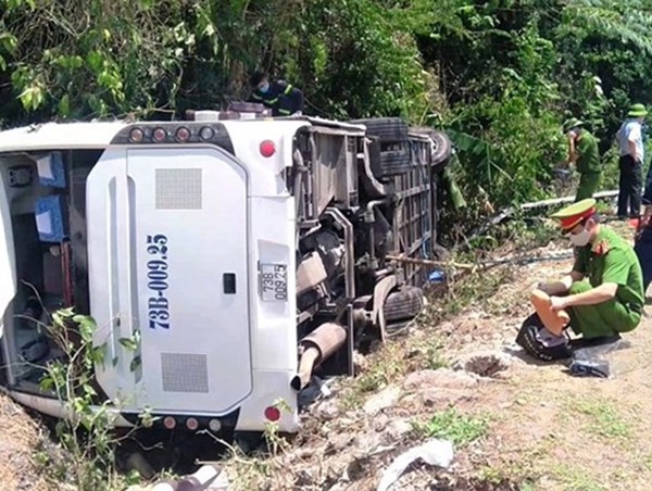 Vì sao tai nạn giao thông nghiêm trọng do xe kinh doanh vận tải liên tiếp xảy ra?