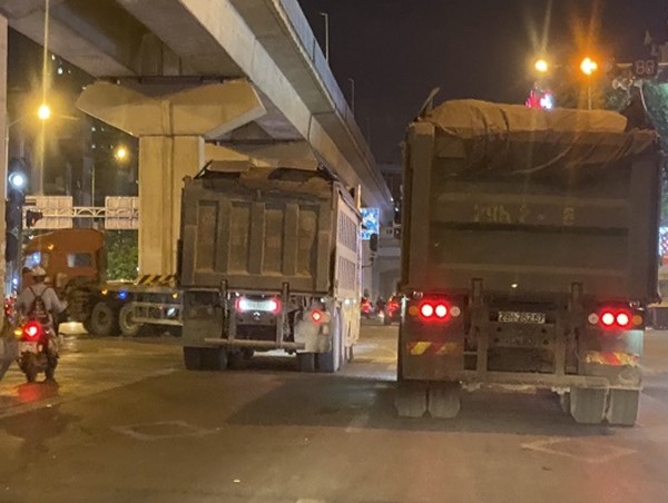 Tái diễn xe quá tải trên đường cấm 